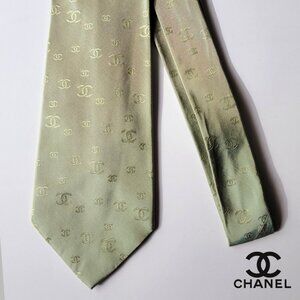 CHANEL Men's Vintage Tie 100% Silk Made in Light Green with CC logo pattern